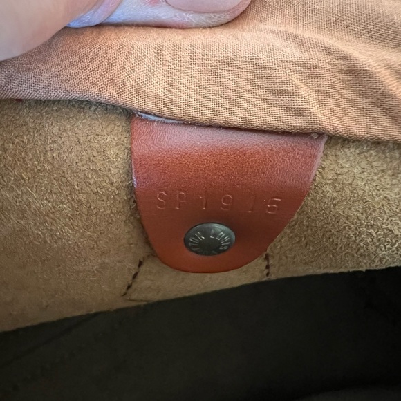 Louis Vuitton Speedy Duffle 30 Brown Epi Leather - Picture 8 of 10